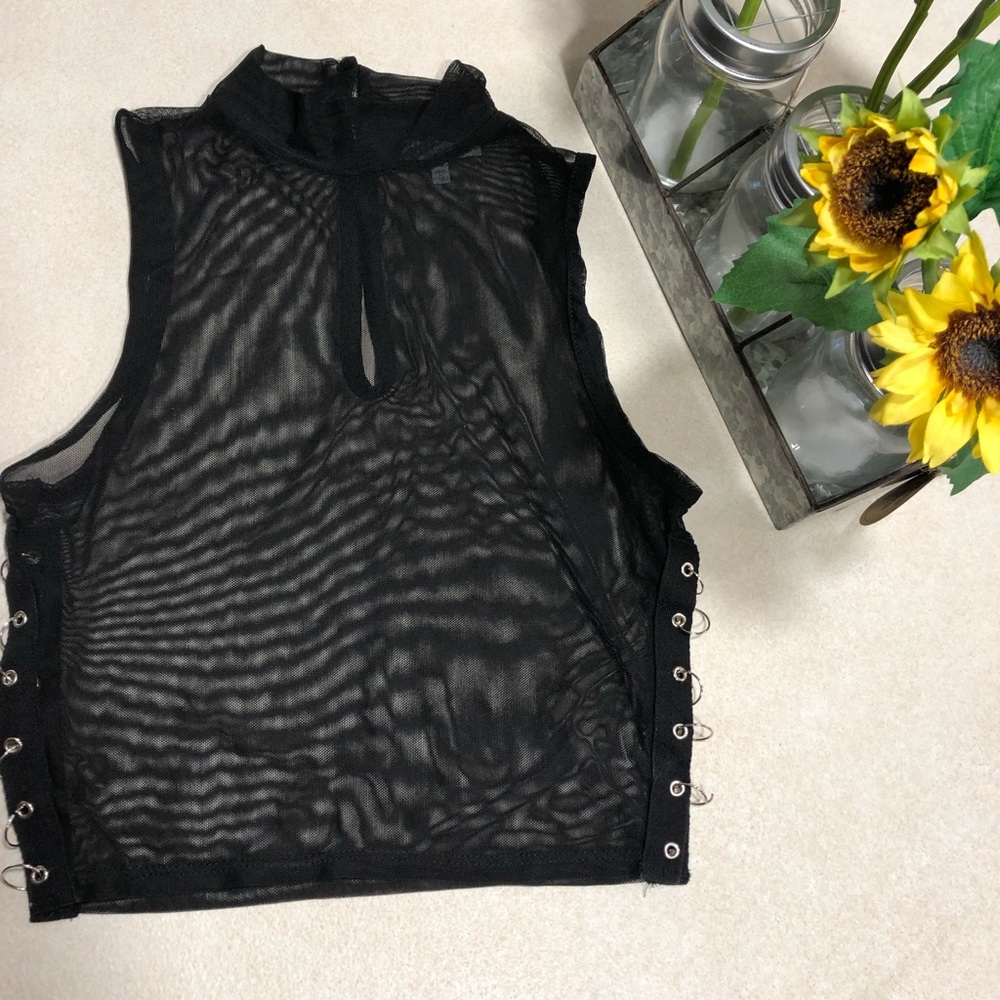 Mesh Croptop - Picture 4 of 5